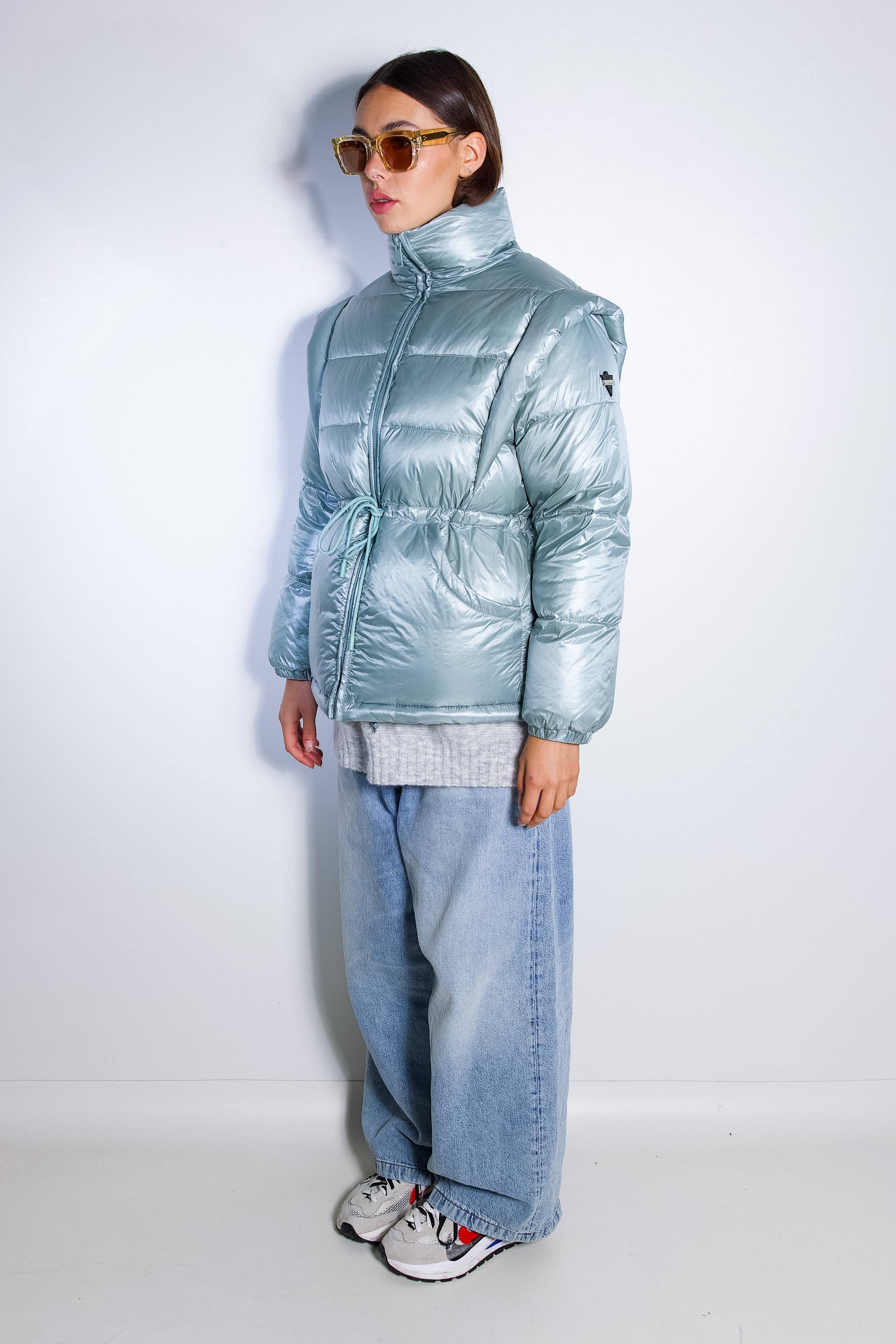 ARTFLOW - Wholesale Puffer Jacket - Women's - Detachable sleeve puffer jacket17