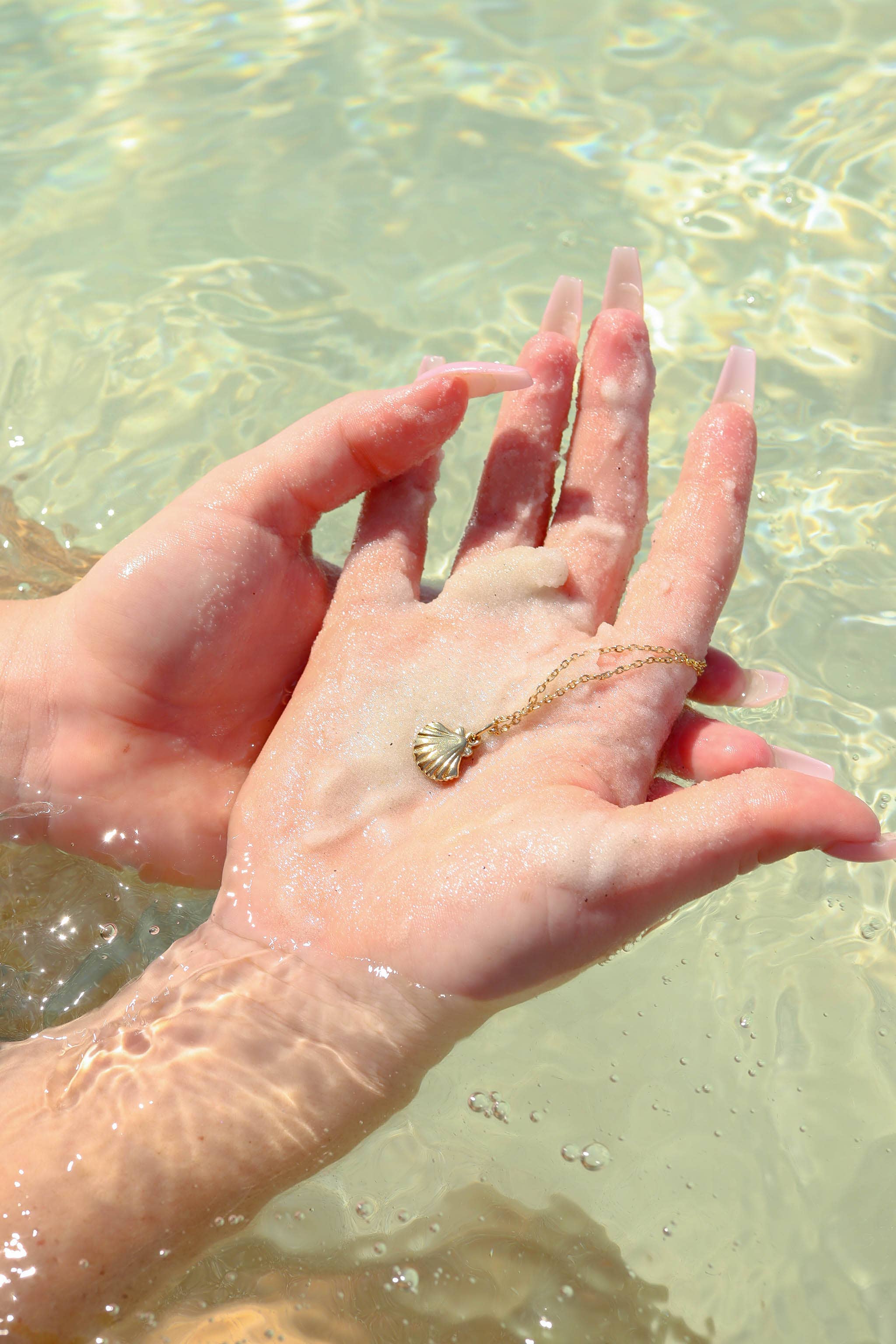 WJW - Wholesale Individual Charm/Pendant - 18K Gold PVD Stainless Steel Clam Shell Charm4