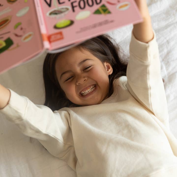 Gloo Books - Wholesale Cookbooks & Food - A Very Asian Guide to Vietnamese Food: Picture Book-Ages 3+6