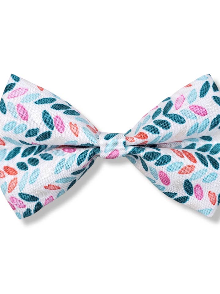 Arco con foglie di primavera per la vendita all'ingrosso da parte di Pawtastic Attire