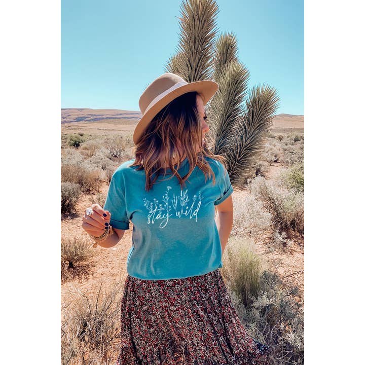 Stay Wild Grafisk Tee for engroshandel hos Bella Me