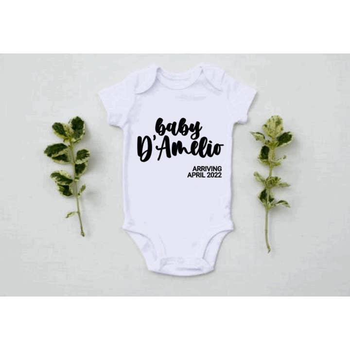 Annonce de grossesse pour bébé | Grenouillère FIV | Grenouillère personnalisée | Bébé garçon | Bébé fille | Nouveau bébé | Douche de bébé | Unisexe neutre pour la vente par 37 West Co