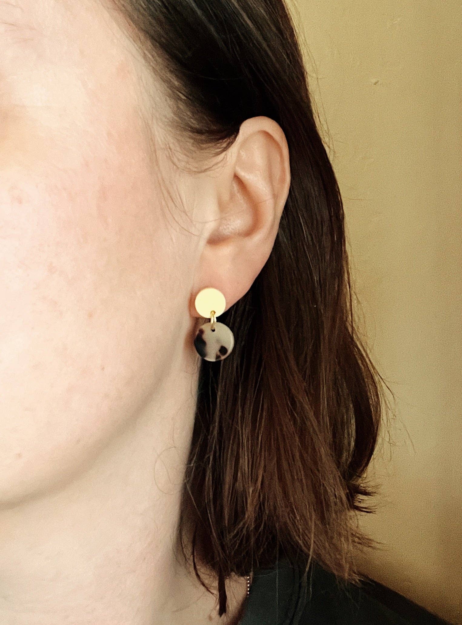 Niemalsmehrohne - Vente Clous d'oreille - Boucles d'oreilles à points Tiny Leo en jaune clair2