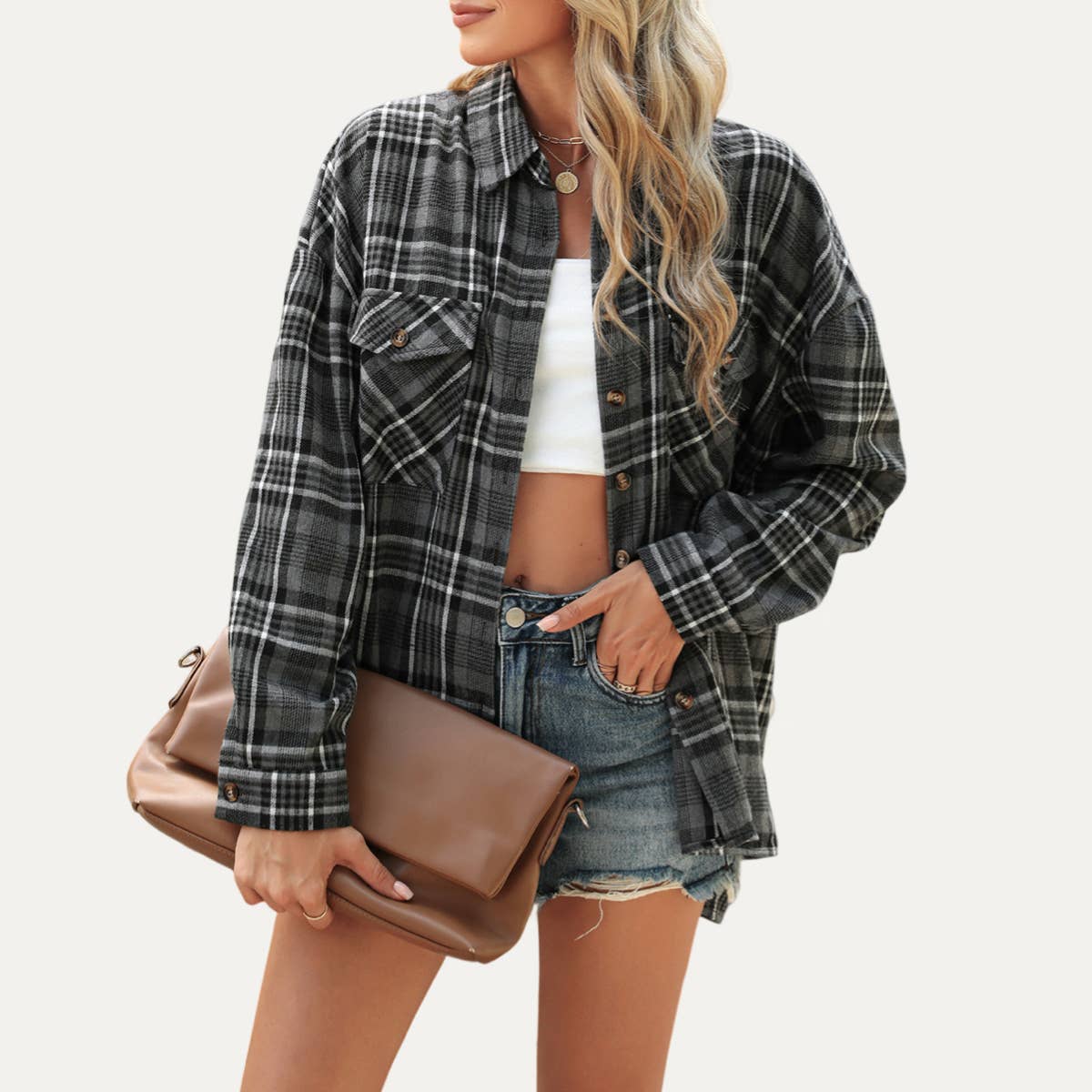 The Moment Collection – Engroshandel Skjorte med buttondown – til kvinder – Fall-Essential flerfarvet rutet langærmet skjorte1