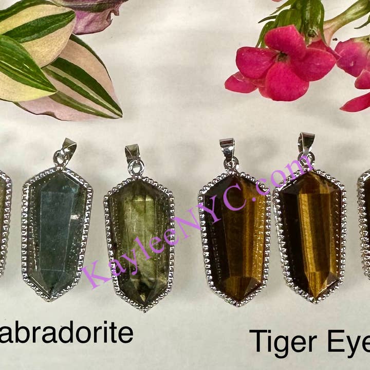 KayleeNYC – wholesale Individuell berlock/hänge – Naturlig kristallhänge helande energi4