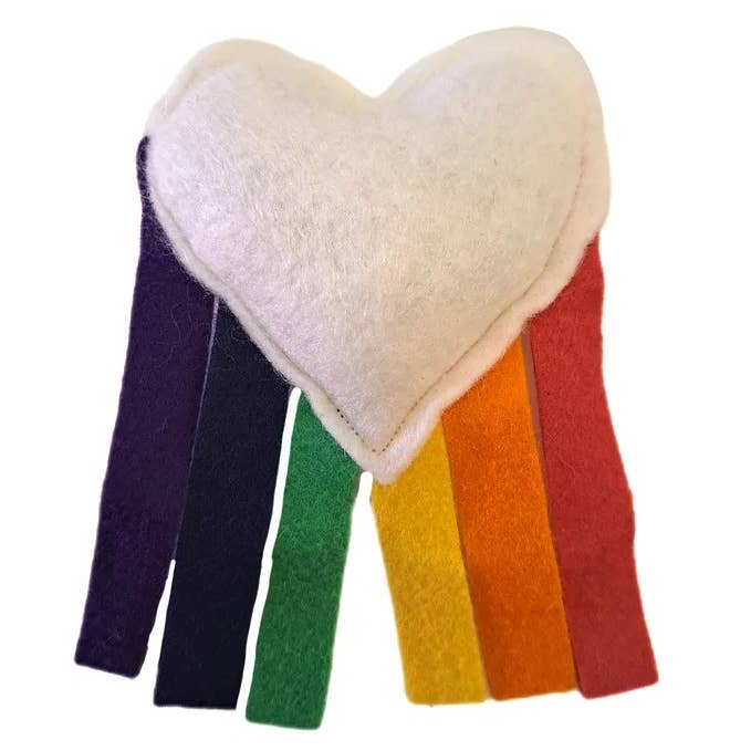 Coração arco-íris em feltro "LES MATOULONNAIS" por atacado de LES MATOULONNAIS