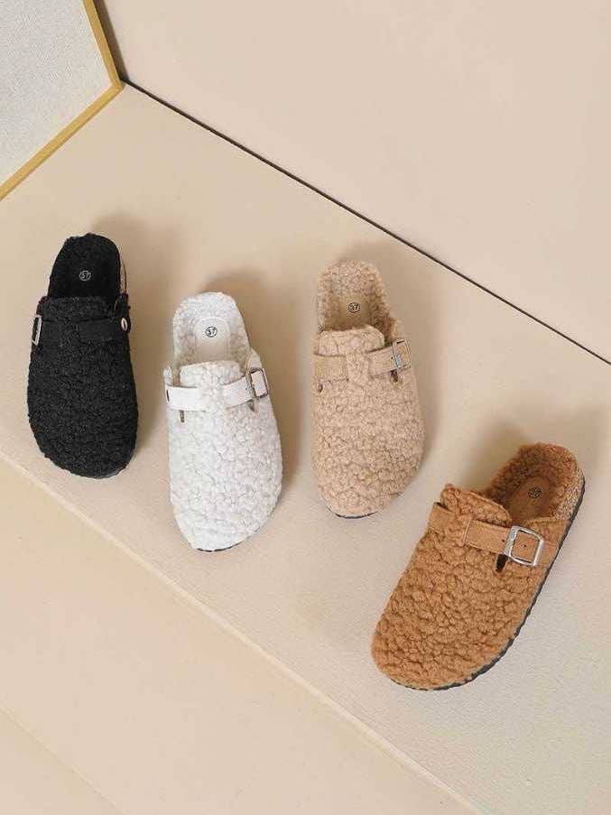 Joia Paris - Wholesale Mules - Women's - Flat moumouted mule with fur and buckle 87XQ4