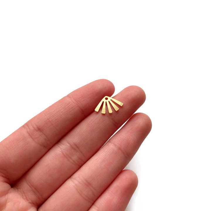 4 unidades+15 x 10 mm - Conector de ventilador de latón dorado para venta al por mayor de Crafters Resort