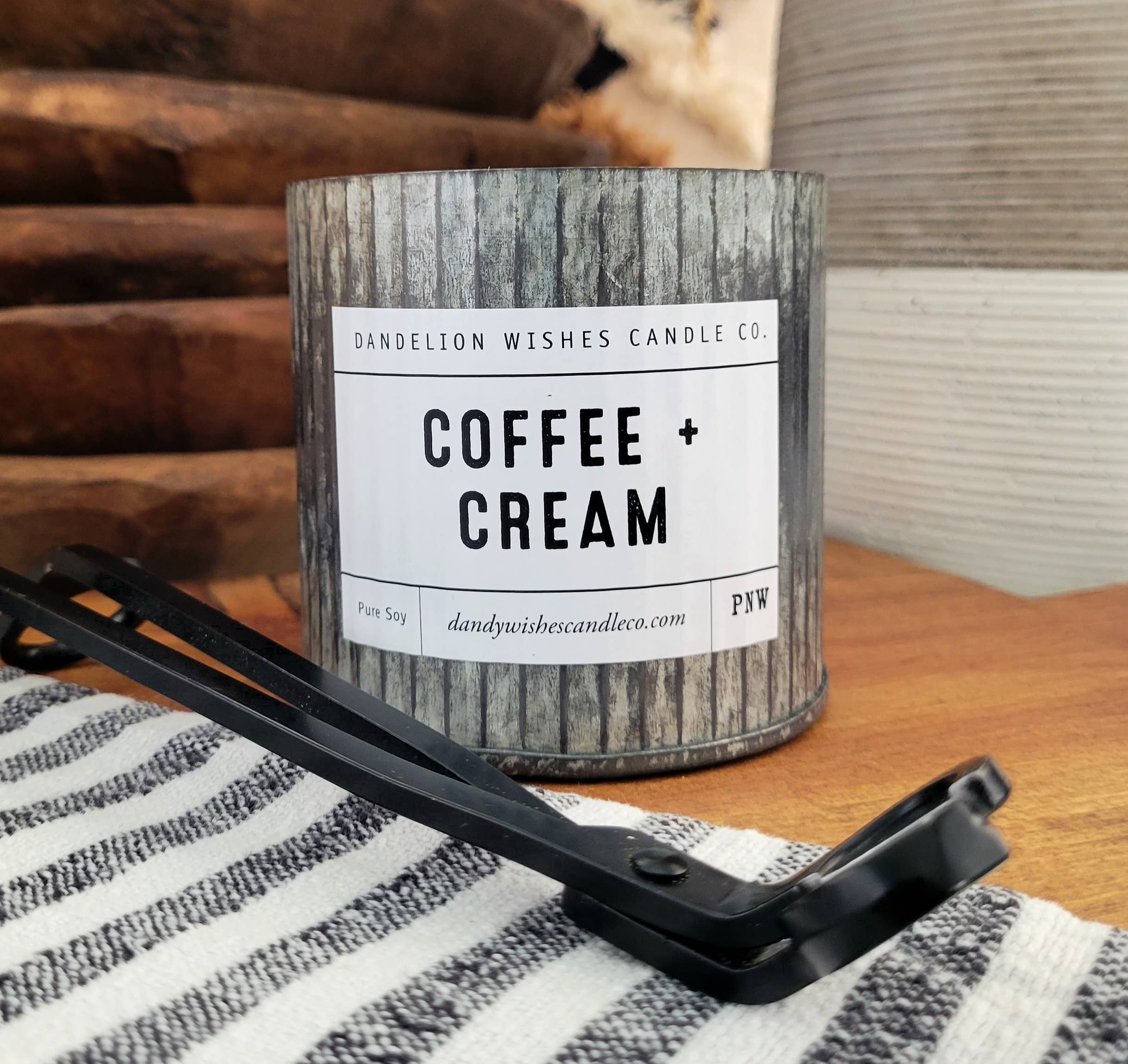 Dandelion Wishes Candle Co. – Engroshandel Glaslys – 12 ounce Rustik Galvaniseret Tin Candle5