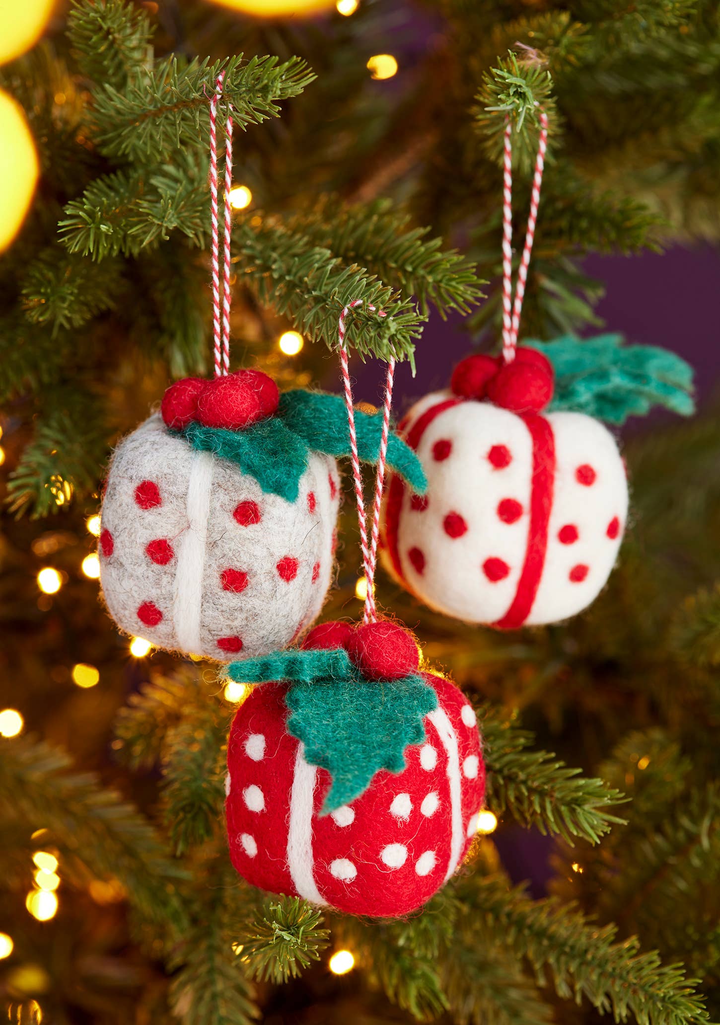 Namaste – Engroshandel Julepynt – Følte Kristtorn Nuværende Dekoration0