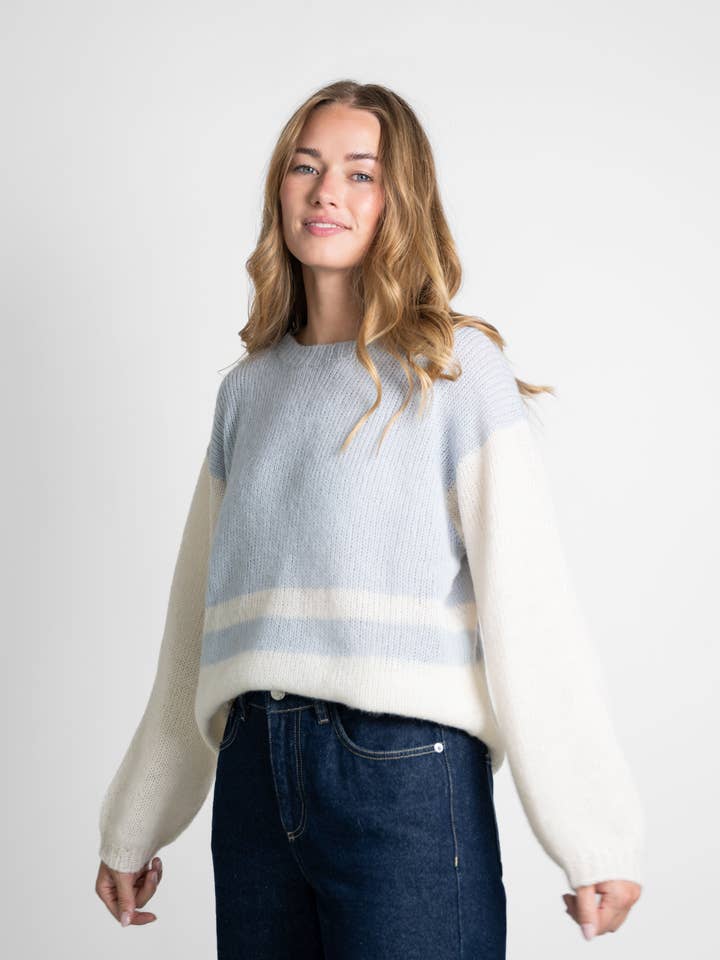 Pullover in maglia a righe a blocchi in 60% baby alpaca per la vendita all'ingrosso da parte di STORY OF MINE