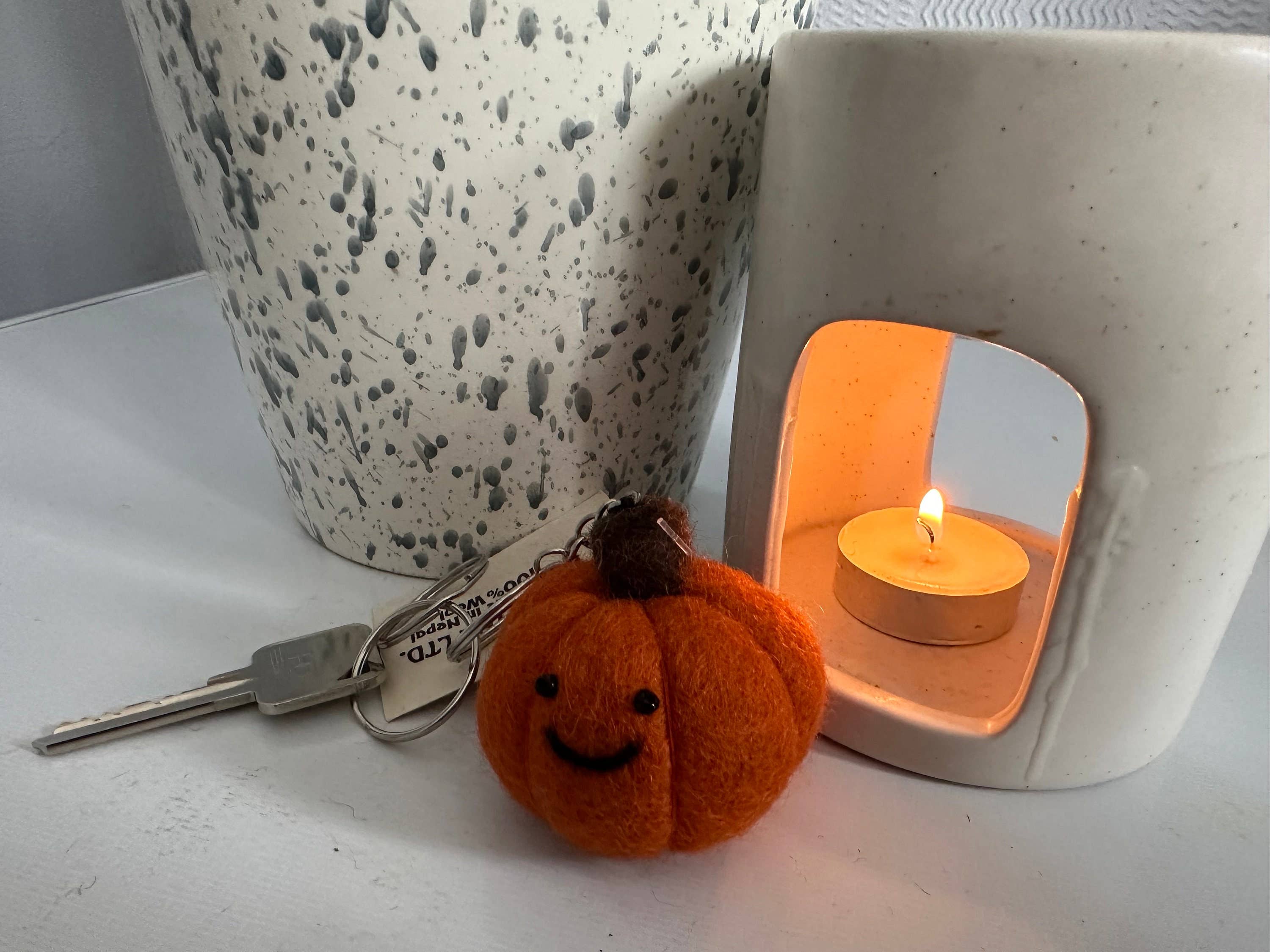 Funky Yak Ltd – Großhandel Schlüsselanhänger – Kinder – Handgefertigte Filz-Gemüse-Schlüsselanhänger: Brokkoli, Kürbis und mehr9