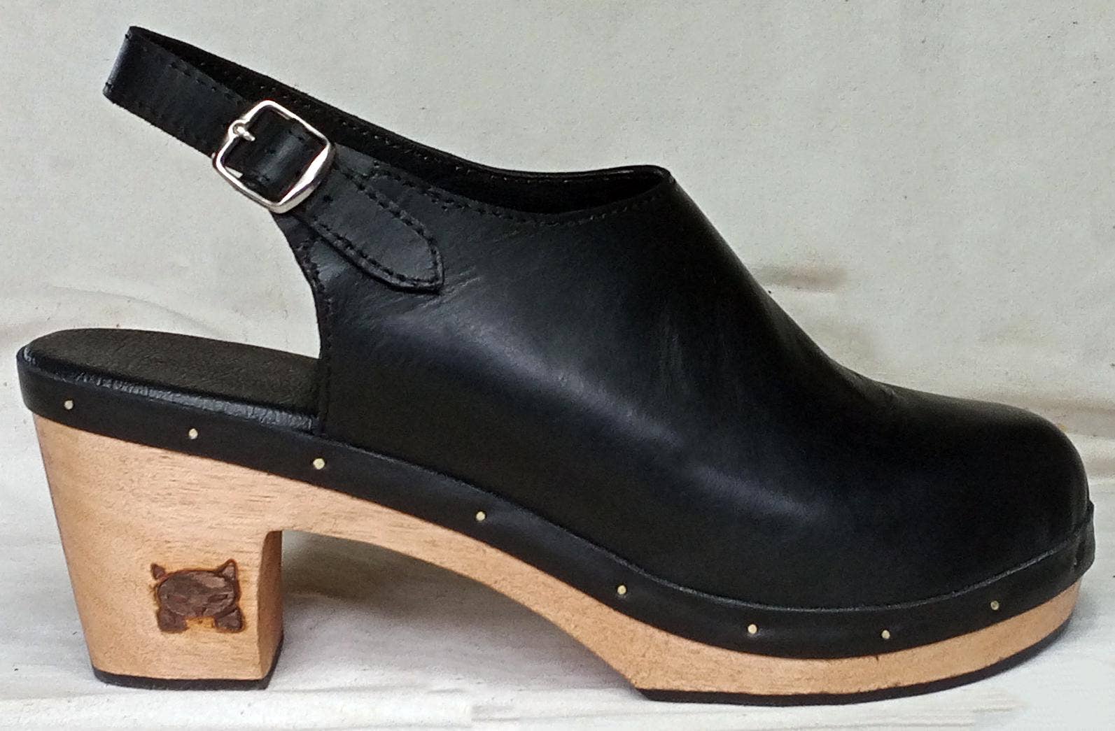 OMES - Wholesale Clogs - Women's - Sunny: Closed Toe Modern Swedish Clog With Ankle Buckle2