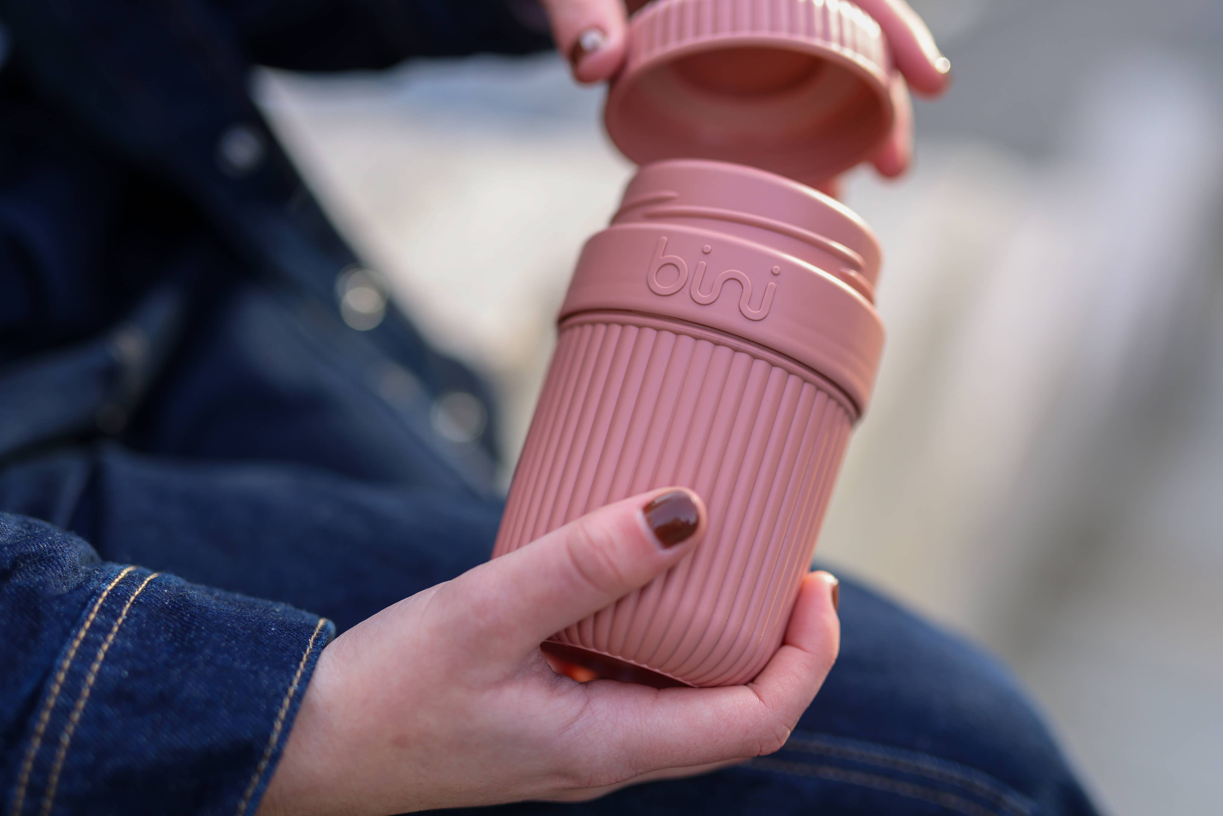 Bini – copos e garrafas térmicas por atacado – Bini Mug blush – copo reutilizável em material bio-based4