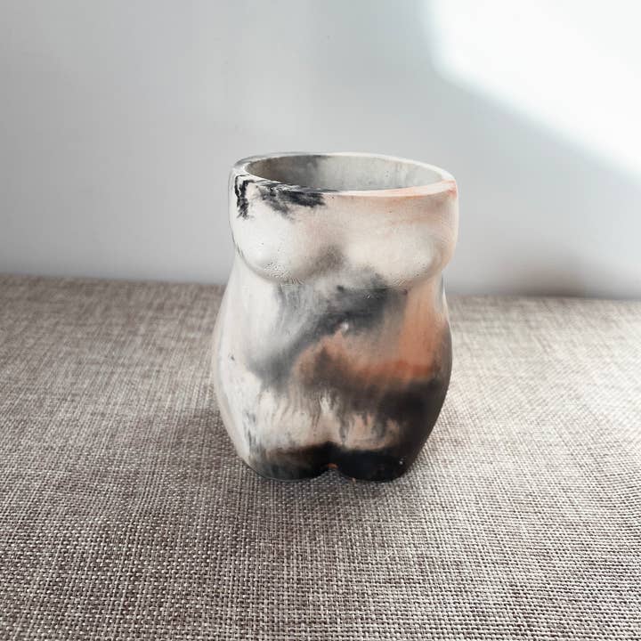 Maureen Luxe Studio – wholesale Vase – Rosa Female Body Vase3