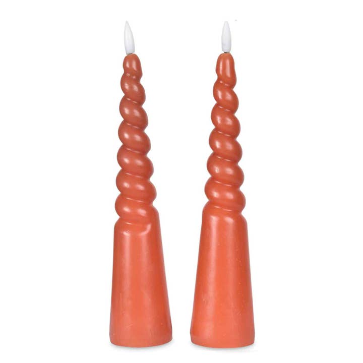 2 LED candles Twisted pillars natural tobacco wax D5.5 H24.5cm (battery operated) for wholesale by Opjet Paris
