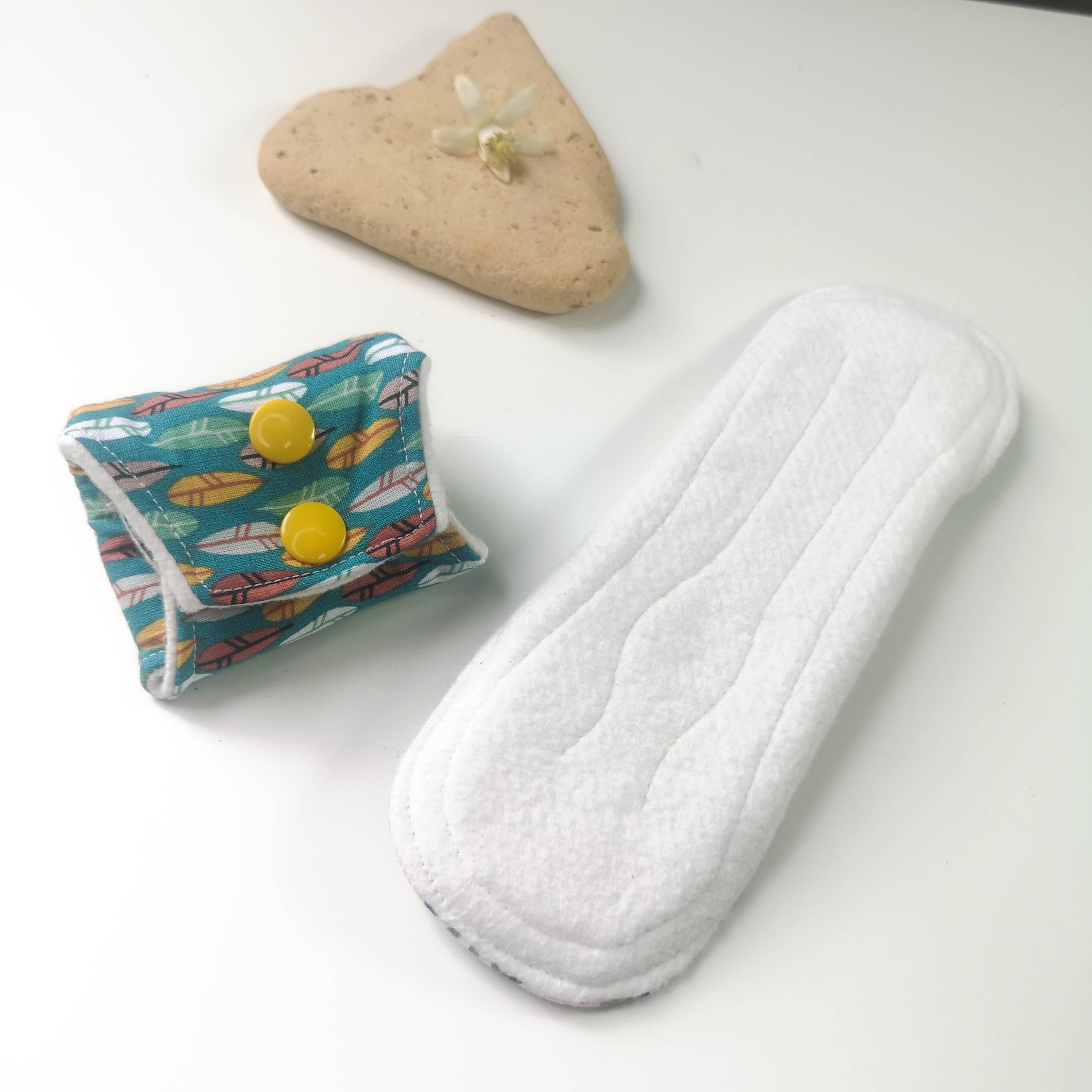 Les Mimines Montpellieraines - Wholesale Menstrual Pad/Liner - Hemp sanitary napkin "feathers"3