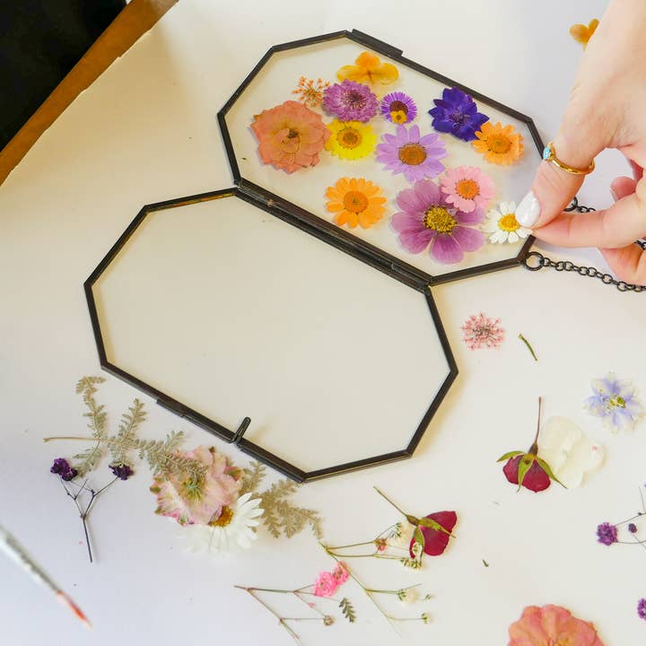 Adults & Crafts – wholesale DIY-pysselkit – DIY-kit för pressade blommor i ram