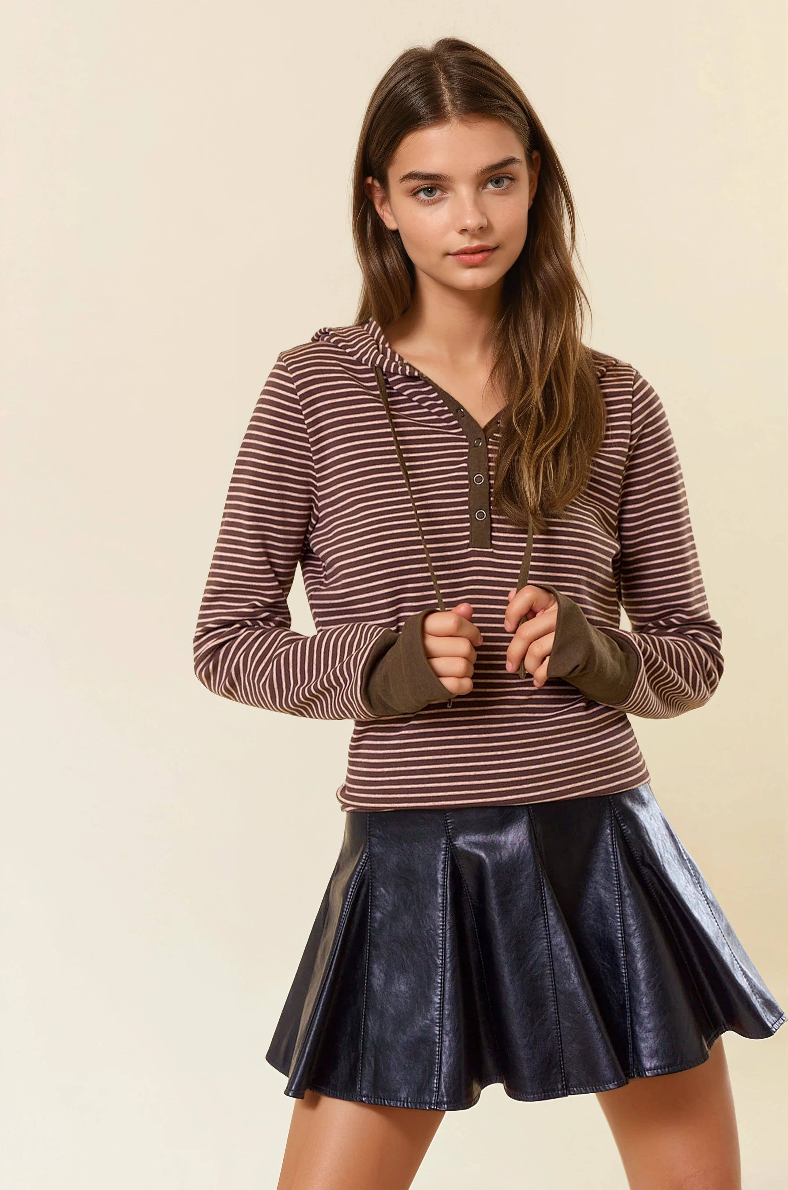 Doe and Rae – Engroshandel Hoodie – Kvinder – HENLEY RIBBET HÆTTE TOP - 43325T5