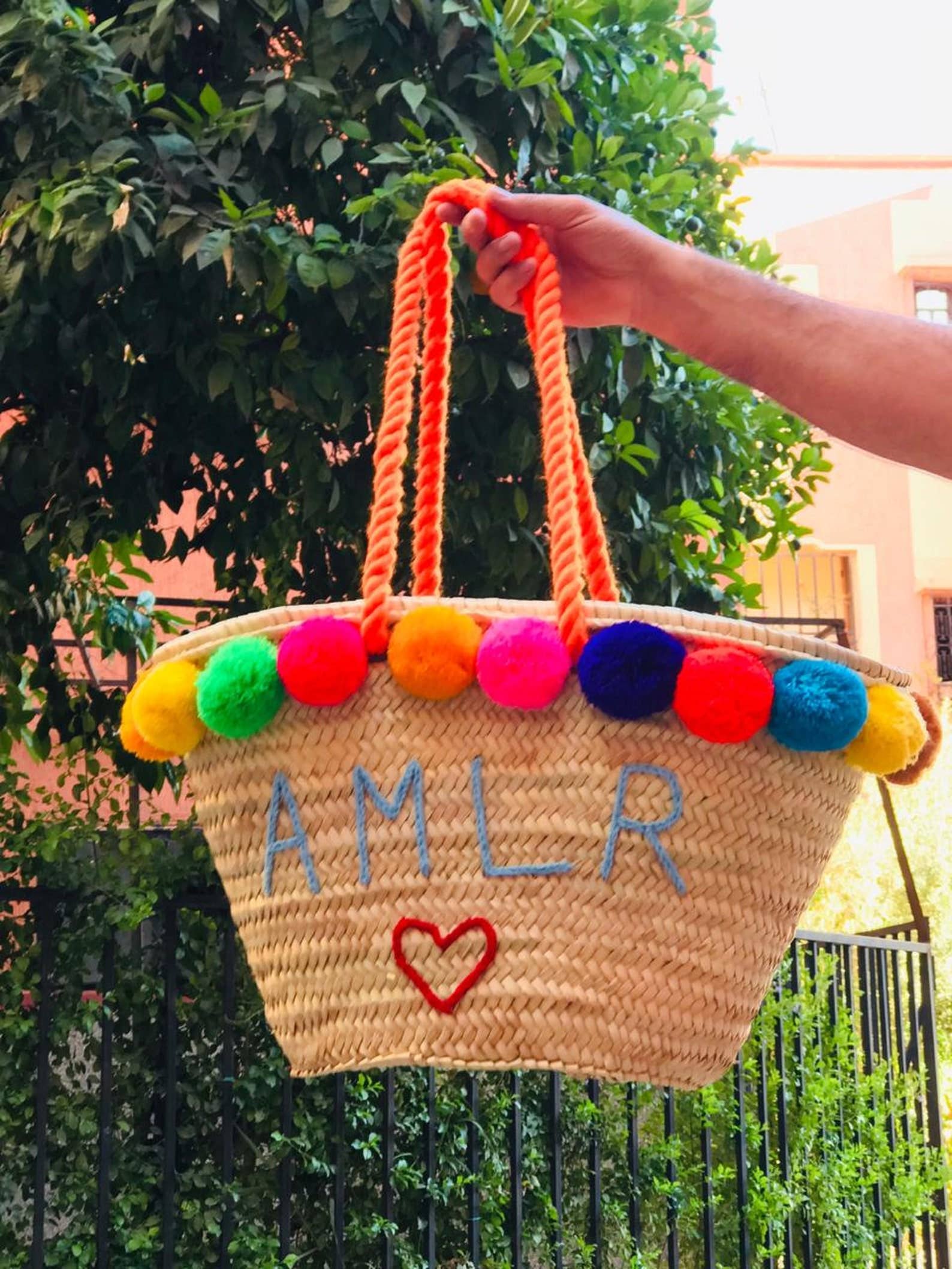 MARRAKECH METACRAFT LTD - Vente Tote bag – femme - Panier en paille marocain personnalisé avec pompon multicolore3