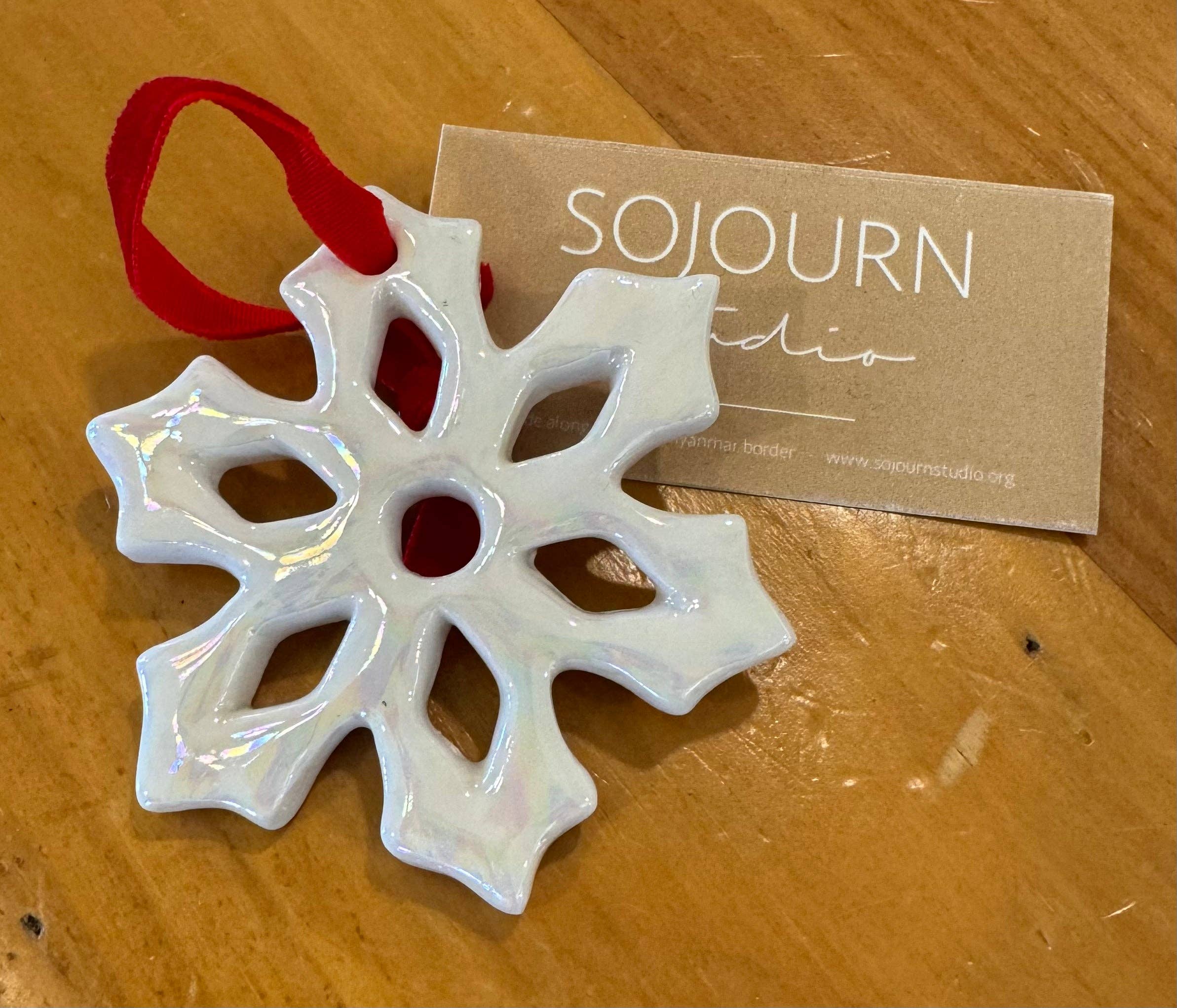 Sojourn Studio - Wholesale Ornament - Ivory Pearl Snowflakes2
