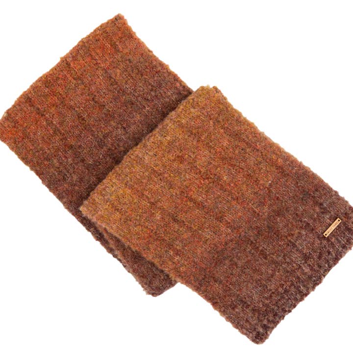Écharpe en laine rouille Finn pour la vente par Sweet Turns
