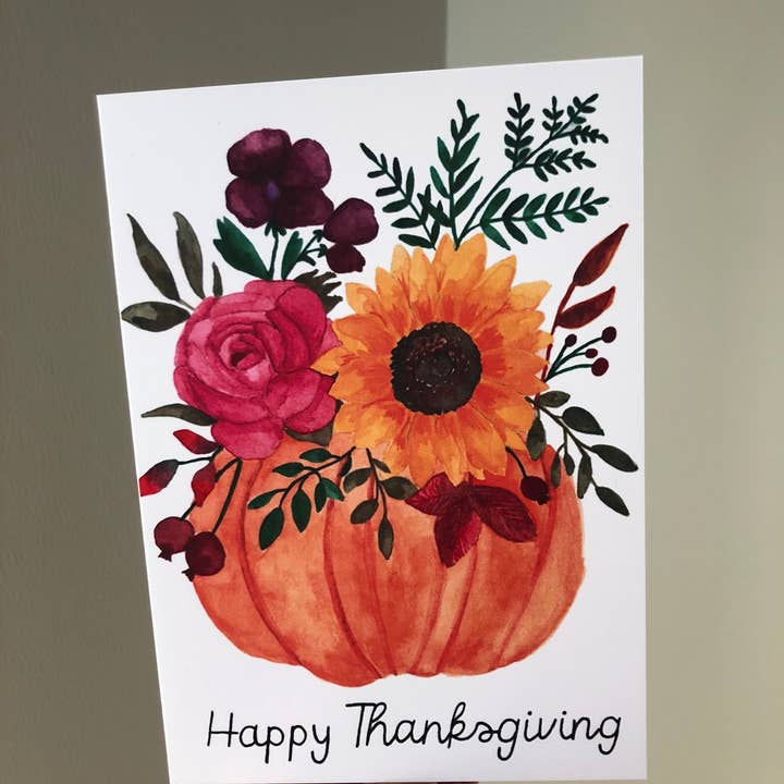 Wild Juniper Art Studio – wholesale Thanksgiving-kort – Happy Thanksgiving Card, Akvarell Pumpa Floral Arrangement Card, Handgjorda Thanksgiving Card, Kort för Thanksgiving, Söt pumpa kort