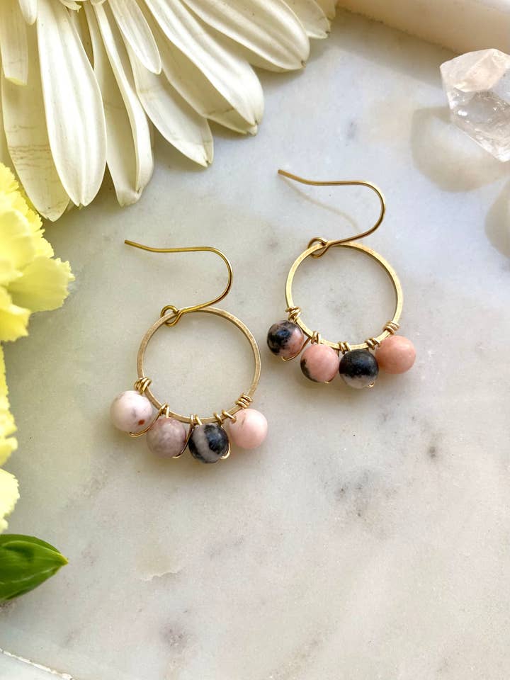 Boucles d'oreilles en cristal enroulées pour la vente par Bold as Love Belongings