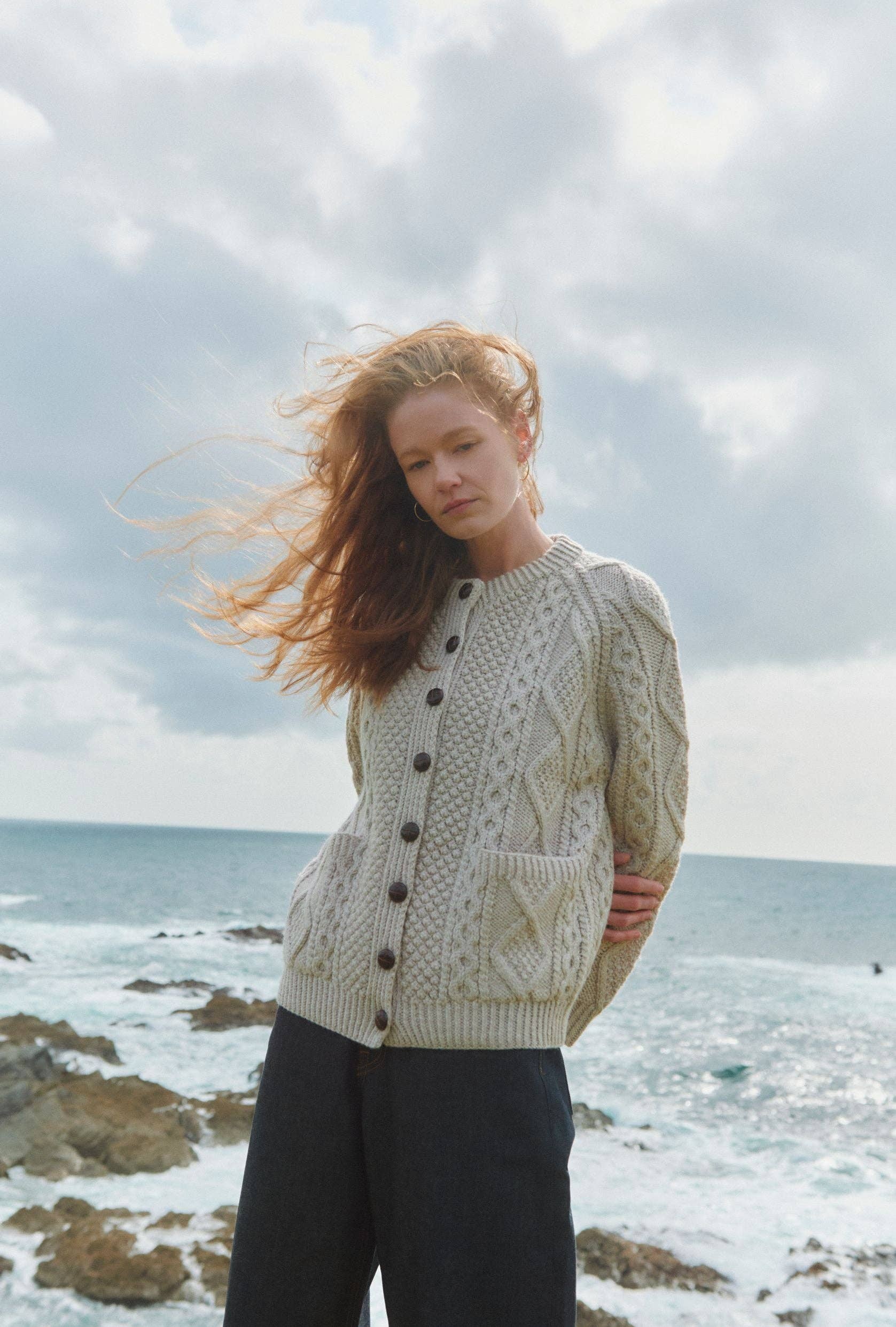 Aran Woollen Mills – Cardigan - Mulher por atacado – Breaffy Ladies Aran Casdigan - Aveia4