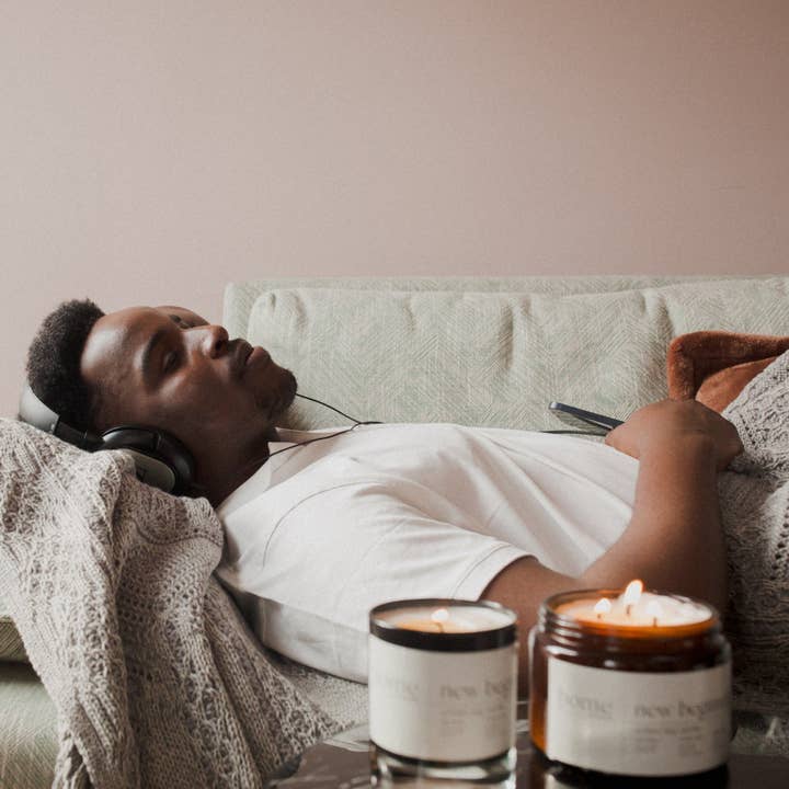 The Home Moment Candles Ltd - Wholesale Jar/Filled Candle - Fire | Honey & Sandalwood Fragranced Candle2