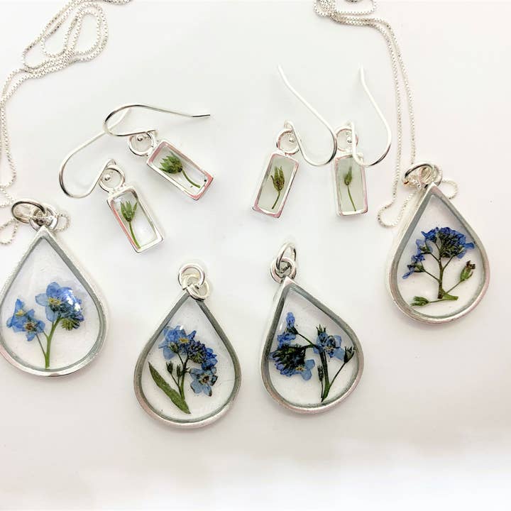 Her Hero, LLC - Wholesale Pendant/Charm Necklace - Itsy Bitsy Forget-Me-Not Flower necklace Antique Silver4