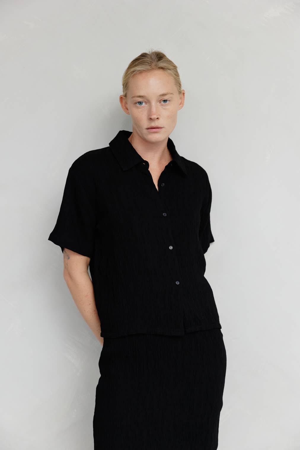 MOD REF – Camisa com botões no colarinho – Mulher por atacado – The Miranda Top | Topo com Botão Texturizado12