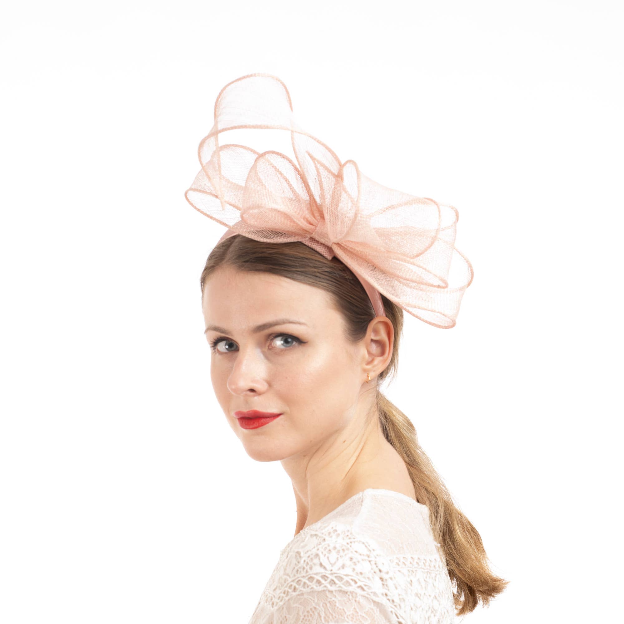 KaKyCo – wholesale Fascinator-hatt - Dam – Sinamay-loopfascinator på 2,5 cm hårband | 5938H4