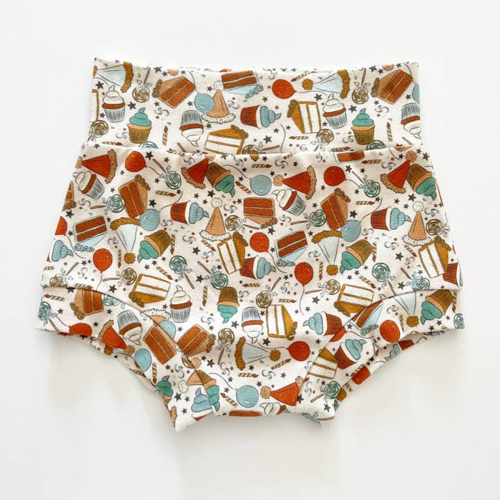 Shorties orgânicos | Surpresa de aniversário (azul) | Feito nos EUA por atacado de Bohemian Babies