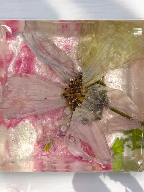 Ensemble de 4 | Aimants carrés botaniques en résine avec fleurs pressées pour la vente par Ciao Bella Jewelry Inc