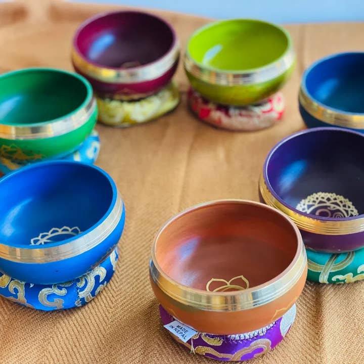 Numri Design - Wholesale Decorative plate/dish/bowl - Seven Chakras | Set Of 7 Singing Bowl0