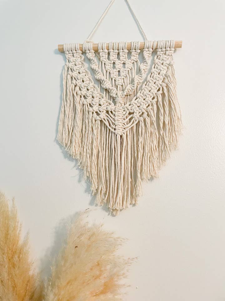 Luxe wandtapijt en hoofdeinde van boho macramé voor wholesale door Naorvi Macrame