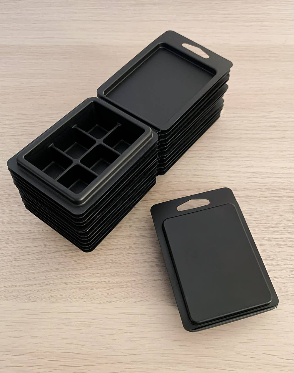 Mixie Market - Wholesale Wax Melt - Matte Black Wax Melt Clamshells | 12 pk1