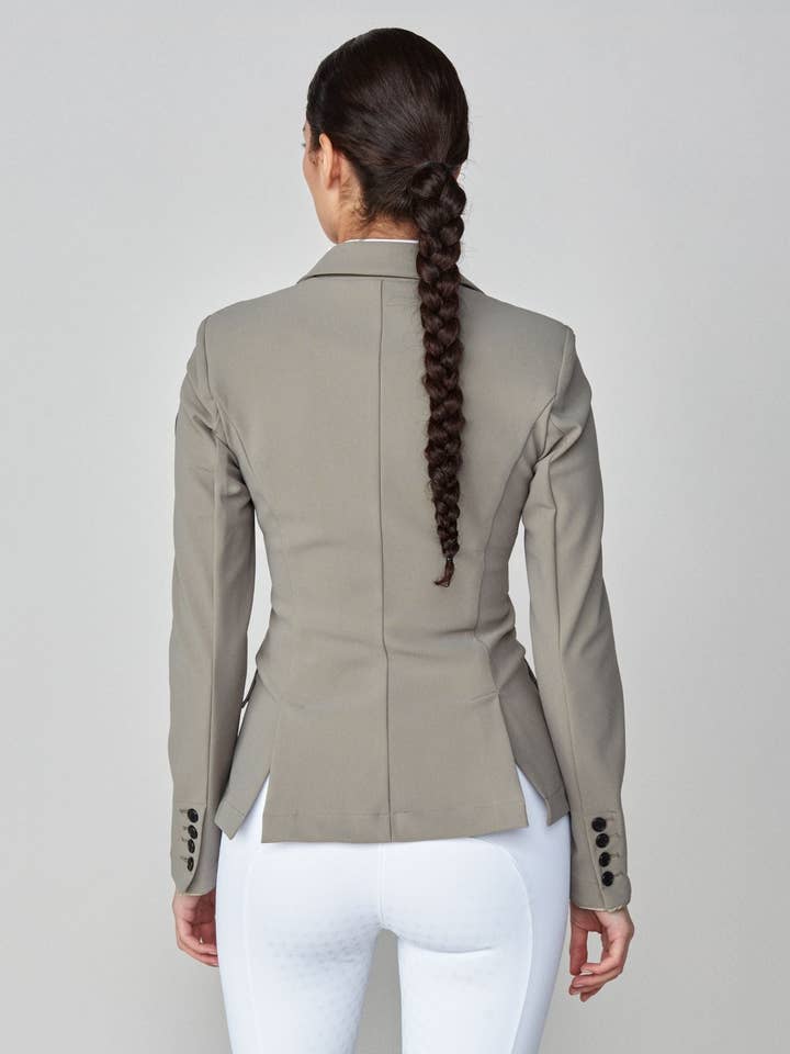 Sage Grün Performance Show Jacket in Salbeigrün für den Großhandel auf Faire7