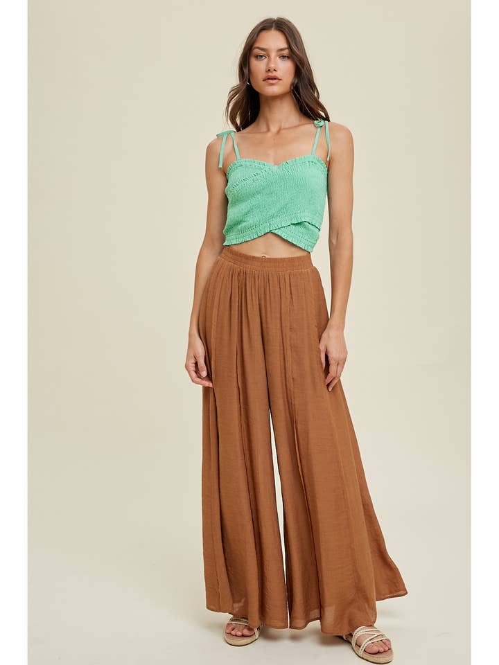 Wishlist Apparel – Großhandel Strickoberteil – Damen – CROSSOVER-MINI-MODELL MIT GESMOKTEM CROSSOVER-SCHNITT/WL23-834313