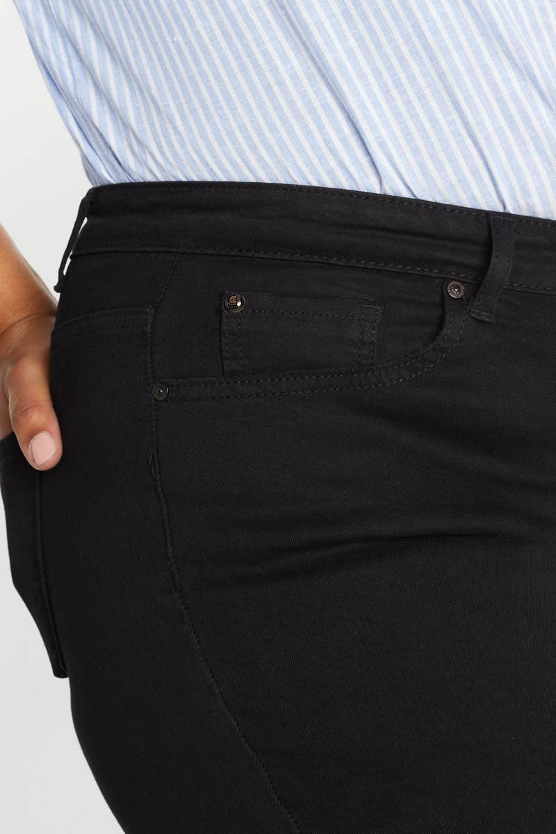 Black OPEN PACK Plus Size Distressed Ankle Grazer Jeans WEP3282XL  for wholesale on Faire4