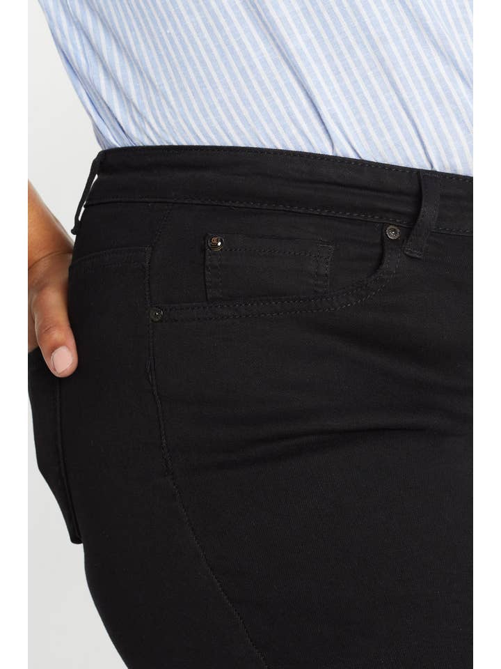 Black OPEN PACK Plus Size Distressed Ankle Grazer Jeans WEP3282XL for wholesale on Faire4