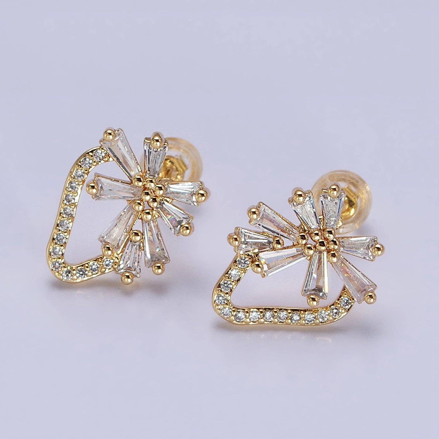 Aim Eternal – Brincos de pino por atacado – Brinco Morango Dourado com Baguette Cz Stone