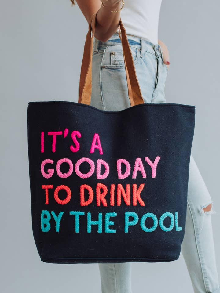 Sac de piscine Navy Drink pour la vente par Panache Apparel Co.