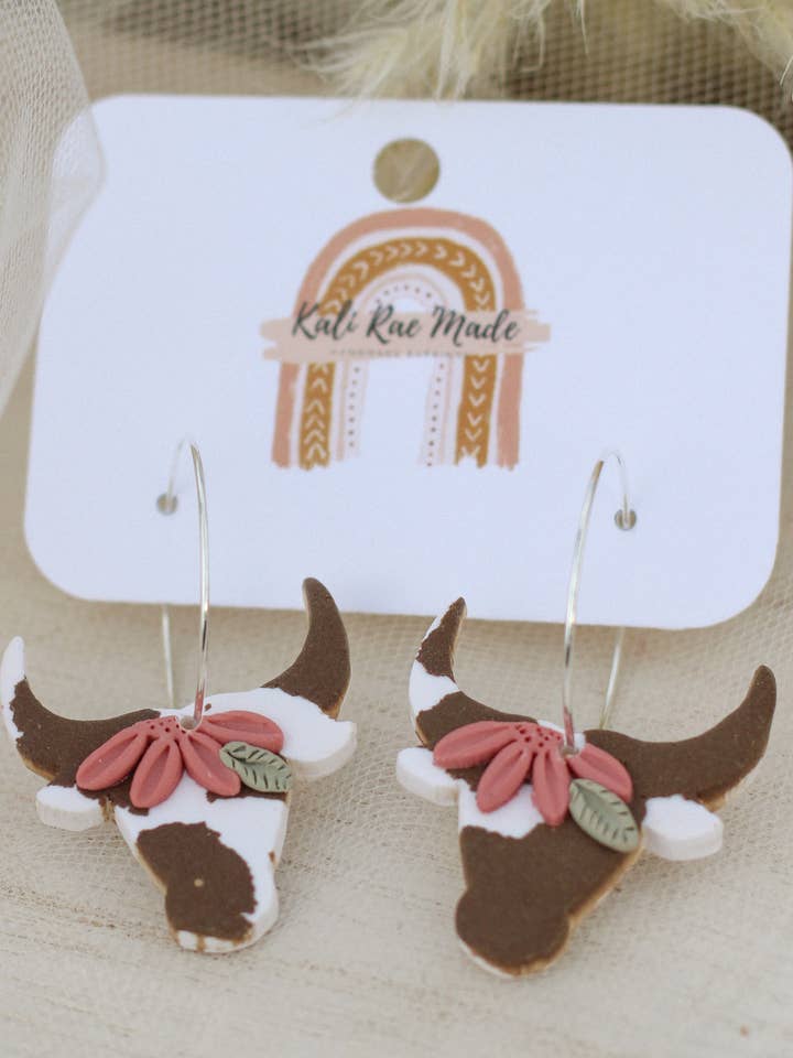 Créoles Bullhead pour la vente par Kali Rae Made