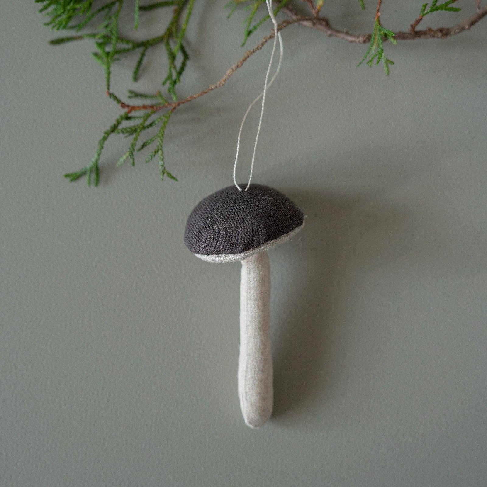 Gossling Organics - Vente Objets de décoration - Ornement de champignon en tissu de lin0