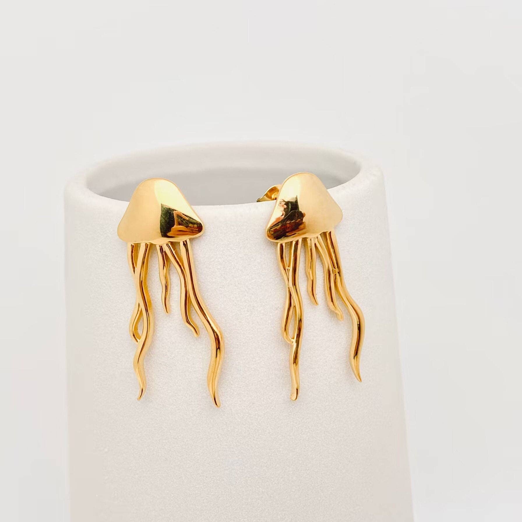 Mio Queena - Wholesale Dangle Earrings - Jellyfish Earrings - 18K Gold Plated Stainless Steel - FGS1