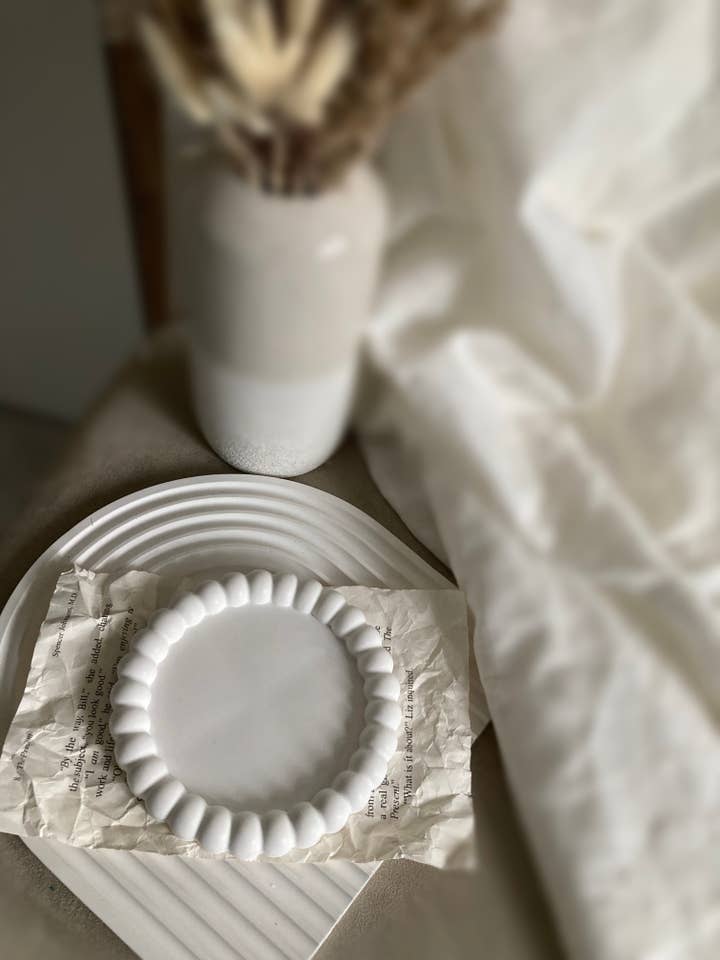 Bubble Round Tray for wholesale by Suri & Co.Ch