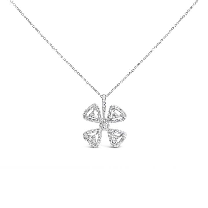 Collier Pendentif Floral à 4 Feuilles en Or Blanc 14K avec Diamant de 5/8 Ct pour la vente par Infinite Jewels