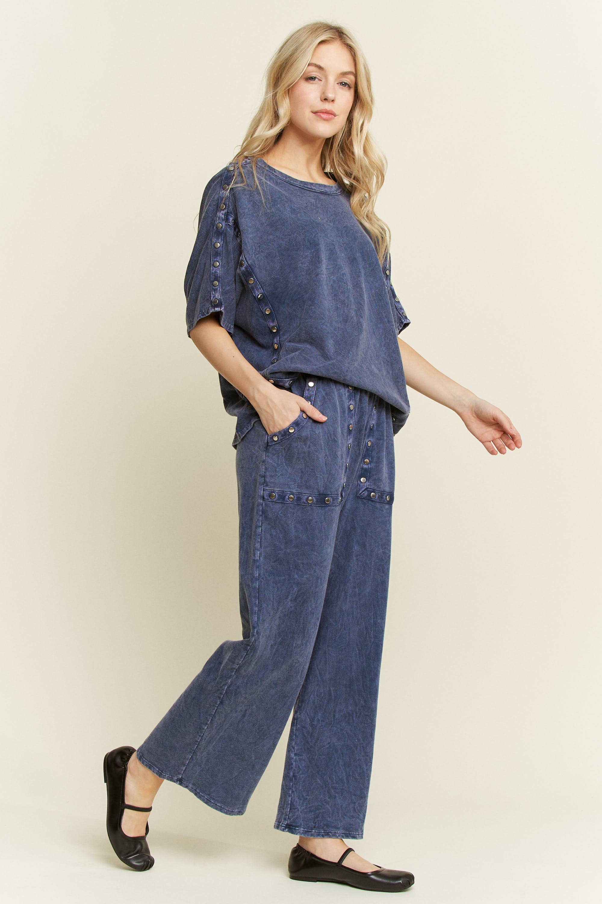 J.Her – Großhandel Lounge-Trainingshose/-Jogginghose – Damen – Mineralgewaschene, mit Nieten besetzte Wide-Leg-Hosentaschen HP654912